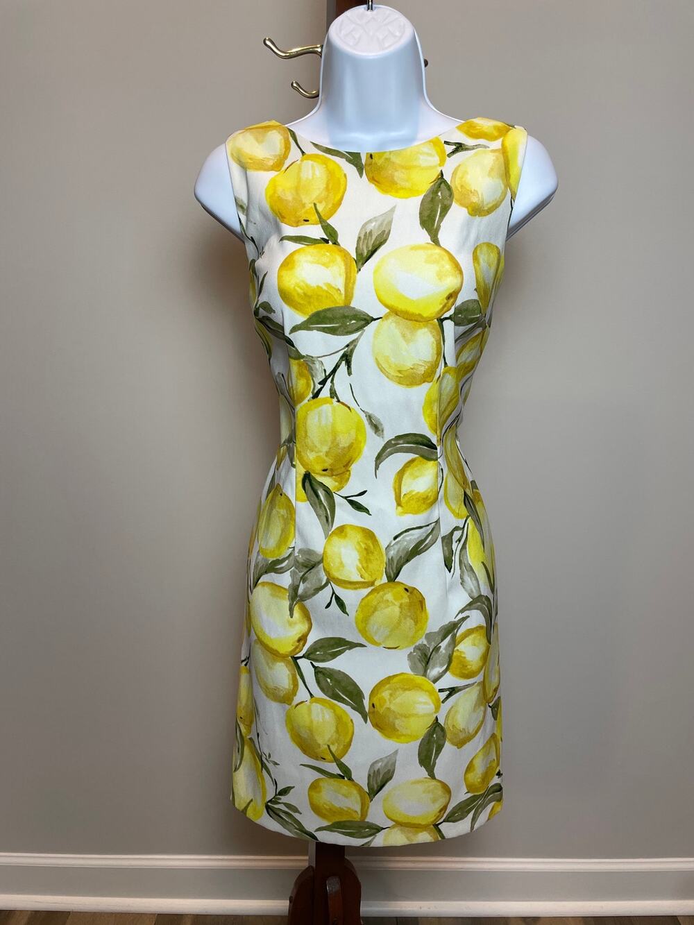 Alyx White Lemon Print Sheath Dress Size 6 Casual Basic